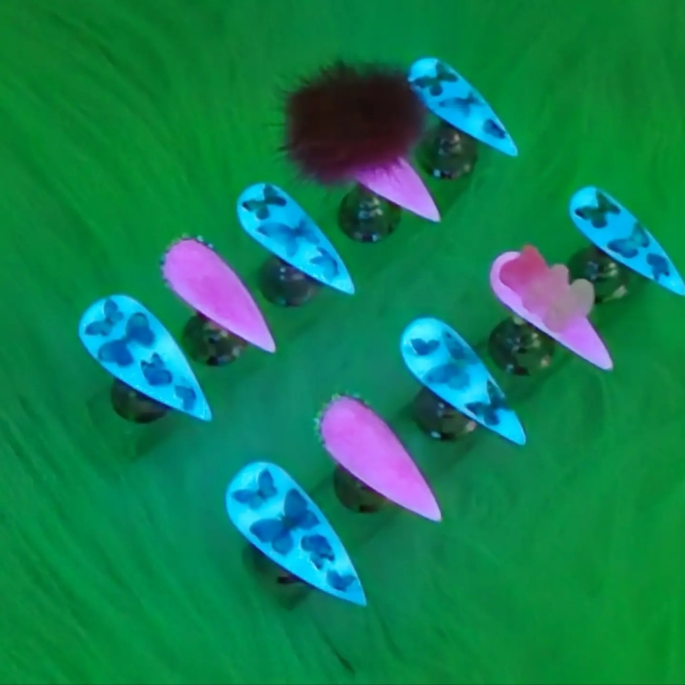 Acrylic press on nails - Picture 4 of 6